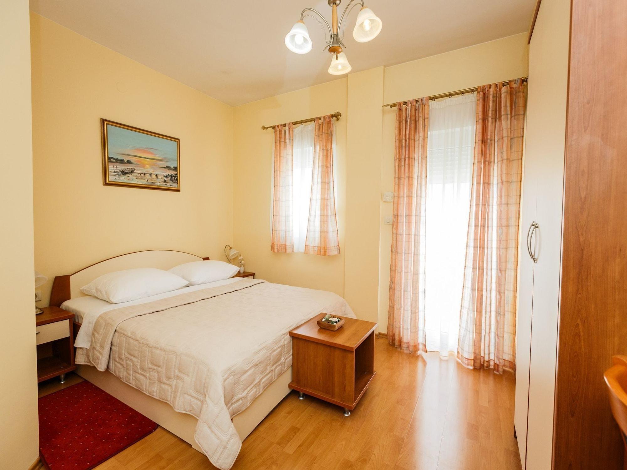 Hotel Adria Kaštela Екстериор снимка