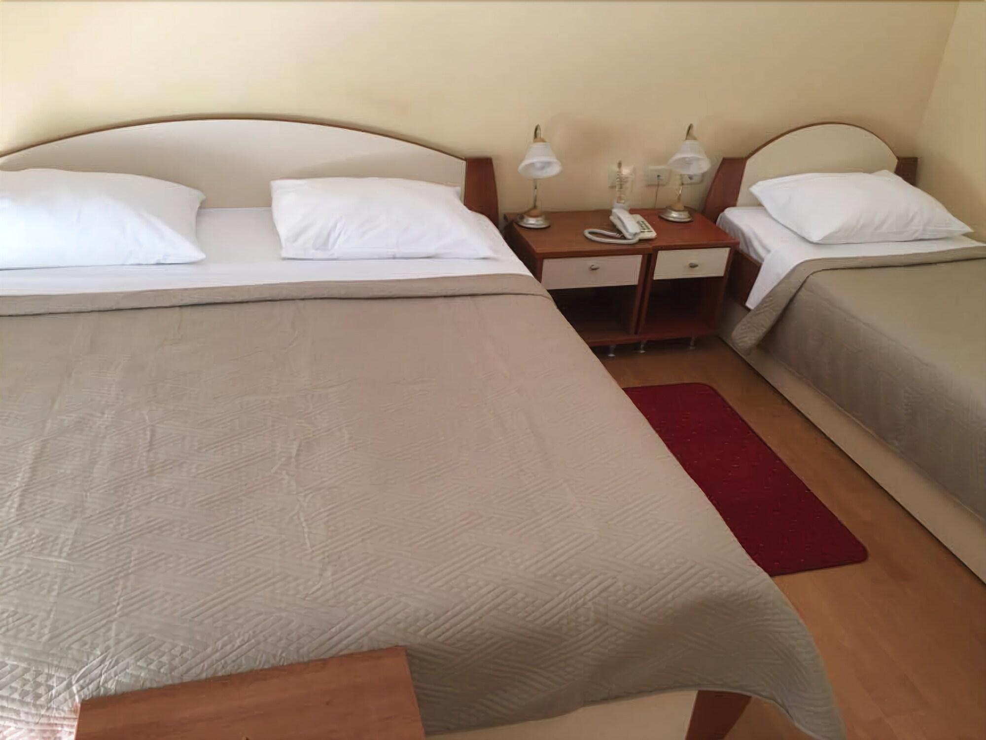 Hotel Adria Kaštela Екстериор снимка