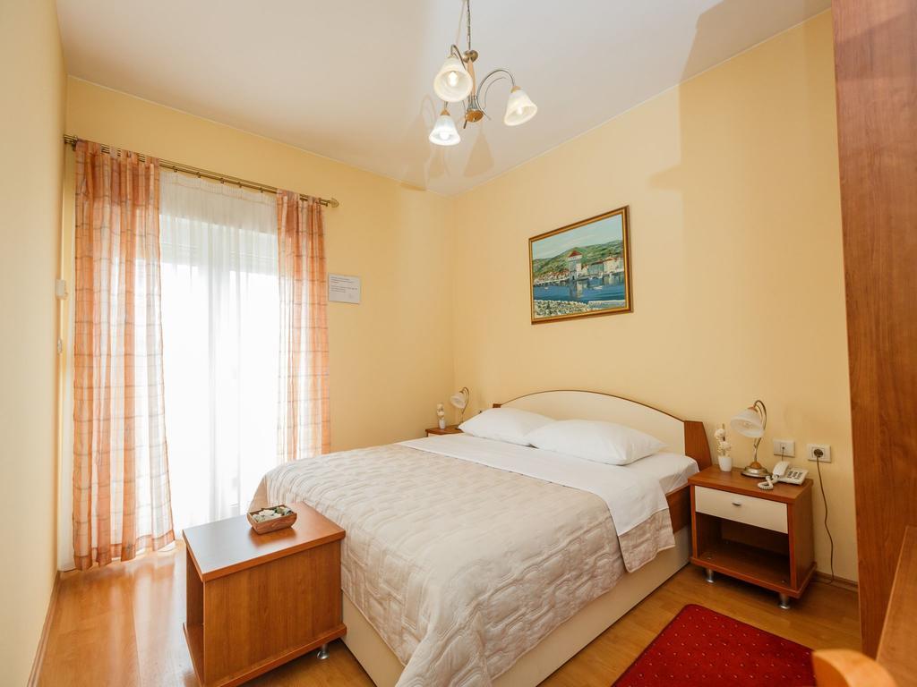 Hotel Adria Kaštela Екстериор снимка