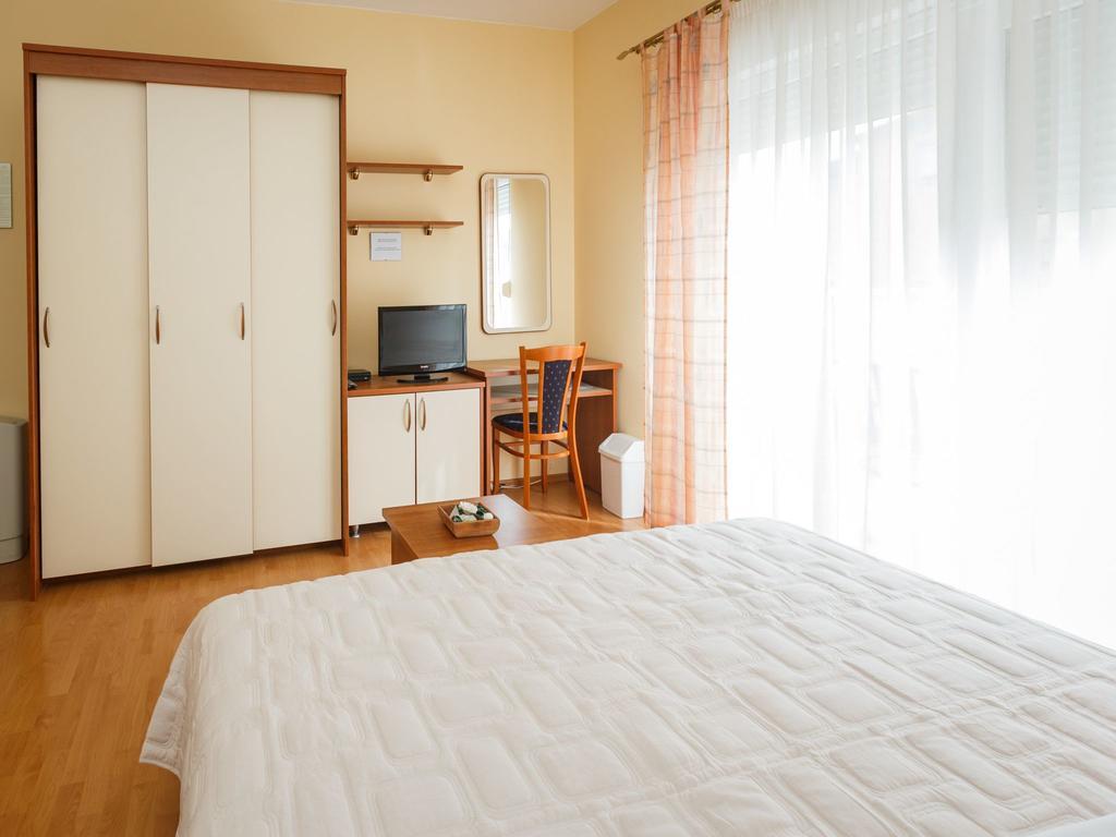 Hotel Adria Kaštela Екстериор снимка