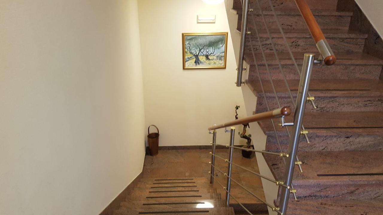 Hotel Adria Kaštela Екстериор снимка